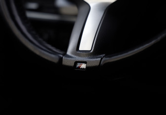 Подержанный автомобиль BMW X6 2017 года (12 фото)