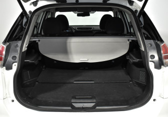 Подержанный автомобиль Nissan X-Trail 2017 года (18 фото)