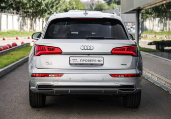 Подержанный автомобиль Audi Q5 2020 года (7 фото)