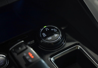 Подержанный автомобиль Peugeot 3008 2019 года (19 фото)