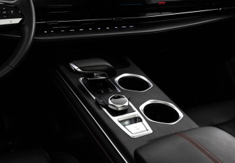 Подержанный автомобиль Changan UNI-S 2024 года (14 фото)