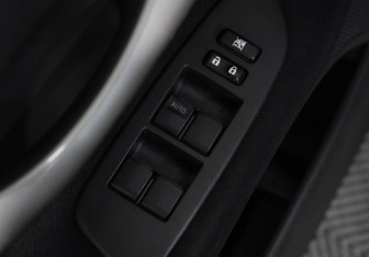 Подержанный автомобиль Toyota Auris Hatchback 2007 года (21 фото)