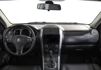 Подержанный автомобиль Suzuki Grand Vitara 2011 года (9 фото)