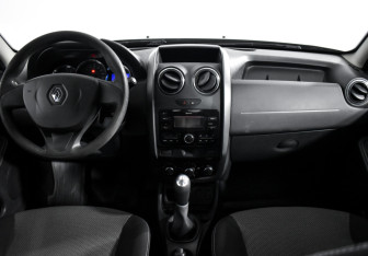 Подержанный автомобиль Renault Duster 2018 года (14 фото)