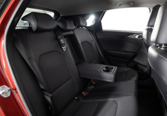 Подержанный автомобиль Kia Ceed Hatchback 2019 года (22 фото)