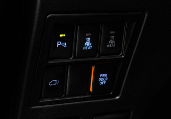 Подержанный автомобиль Toyota Fortuner 2018 года (19 фото)