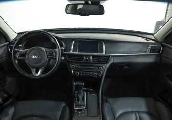 Подержанный автомобиль Kia Optima Sedan 2018 года (9 фото)