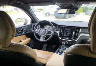 Подержанный автомобиль Volvo V60 Cross Country 2019 года (24 фото)