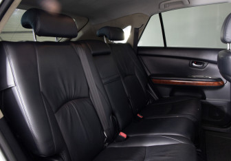 Подержанный автомобиль Lexus RX 2005 года (19 фото)