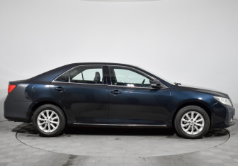 Подержанный автомобиль Toyota Camry Sedan 2012 года (4 фото)