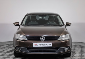 Подержанный автомобиль Volkswagen Jetta Sedan 2014 года (2 фото)