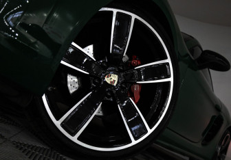 Подержанный автомобиль Porsche Cayman 2018 года (25 фото)