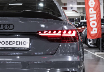 Подержанный автомобиль Audi A4 Sedan 2020 года (16 фото)