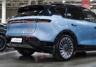 Подержанный автомобиль Voyah Free 2023 года (8 фото)