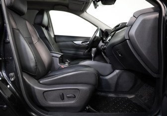 Подержанный автомобиль Nissan X-Trail 2016 года (25 фото)