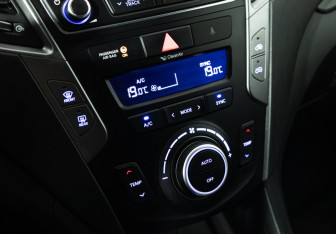 Подержанный автомобиль Hyundai Santa Fe 2016 года (17 фото)