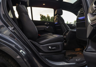 Подержанный автомобиль BMW X7 2019 года (34 фото)