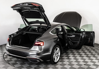 Подержанный автомобиль Audi A5 Liftback 2021 года (12 фото)