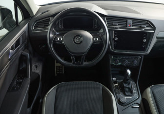 Подержанный автомобиль Volkswagen Tiguan 2020 года (11 фото)