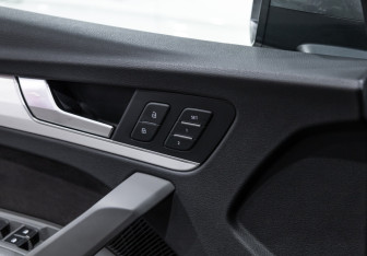 Подержанный автомобиль Audi Q5 2019 года (28 фото)