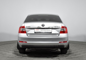 Подержанный автомобиль Skoda Octavia Liftback 2016 года (6 фото)