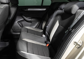 Подержанный автомобиль Skoda Rapid Liftback 2019 года (10 фото)