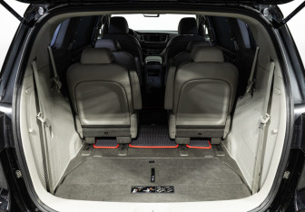 Подержанный автомобиль Kia Carnival 2019 года (26 фото)