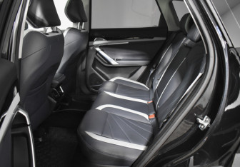 Подержанный автомобиль Geely Atlas 2024 года (11 фото)