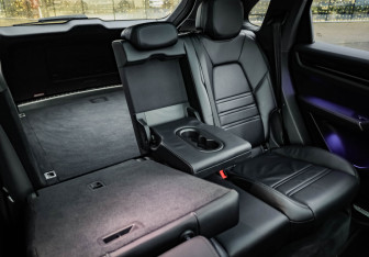 Подержанный автомобиль Porsche Cayenne 2018 года (32 фото)