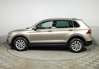 Подержанный автомобиль Volkswagen Tiguan 2017 года (8 фото)
