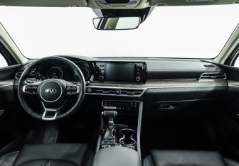 Подержанный автомобиль Kia K5 2021 года (13 фото)