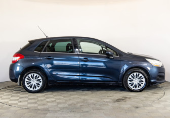 Подержанный автомобиль Citroen C4 Hatchback 2011 года (4 фото)