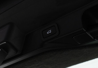 Подержанный автомобиль Land Rover Range Rover Sport 2017 года (26 фото)