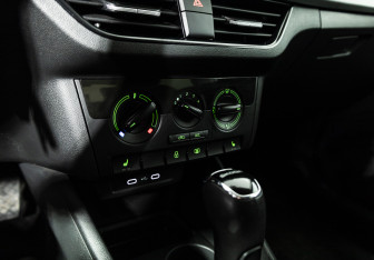 Подержанный автомобиль Skoda Rapid Liftback 2021 года (17 фото)