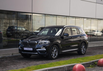 Подержанный автомобиль BMW X3 2021 года (3 фото)