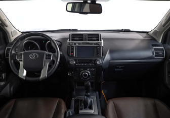 Подержанный автомобиль Toyota Land Cruiser Prado 2016 года (9 фото)