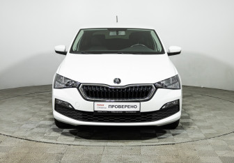 Подержанный автомобиль Skoda Rapid Liftback 2021 года (2 фото)