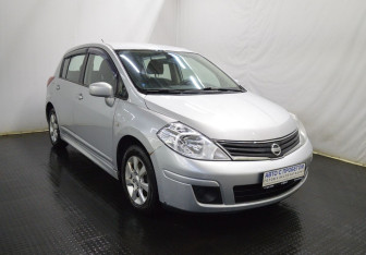 Подержанный автомобиль Nissan Tiida Hatchback 2010 года (3 фото)