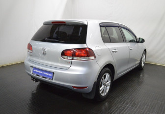 Подержанный автомобиль Volkswagen Golf Hatchback 2011 года (5 фото)
