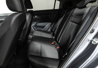 Подержанный автомобиль Kia Rio Hatchback 2021 года (10 фото)