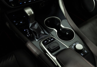 Подержанный автомобиль Lexus RX 2018 года (20 фото)