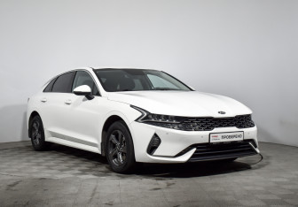 Подержанный автомобиль Kia K5 2020 года (3 фото)