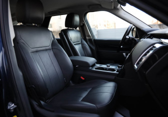 Подержанный автомобиль Land Rover Discovery 2018 года (19 фото)
