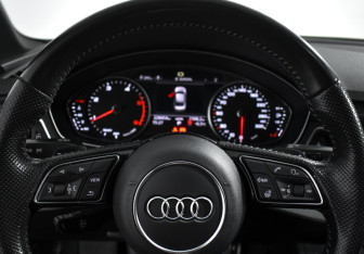 Подержанный автомобиль Audi A4 Sedan 2019 года (18 фото)