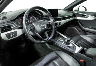 Подержанный автомобиль Audi A4 Sedan 2019 года (11 фото)
