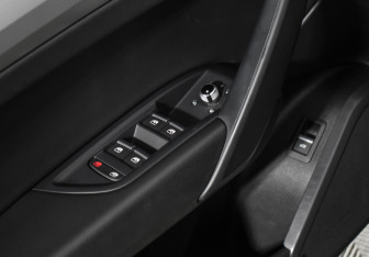 Подержанный автомобиль Audi Q5 2021 года (10 фото)