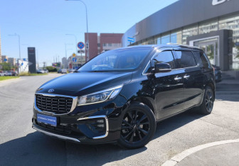 Подержанный автомобиль Kia Carnival 2018 года (1 фото)