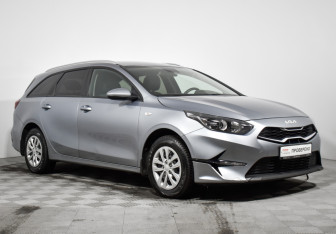 Подержанный автомобиль Kia Ceed Wagon 2022 года (3 фото)