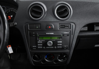 Подержанный автомобиль Ford Fusion 2007 года (16 фото)