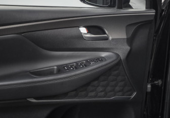 Подержанный автомобиль Hyundai Santa Fe 2018 года (20 фото)